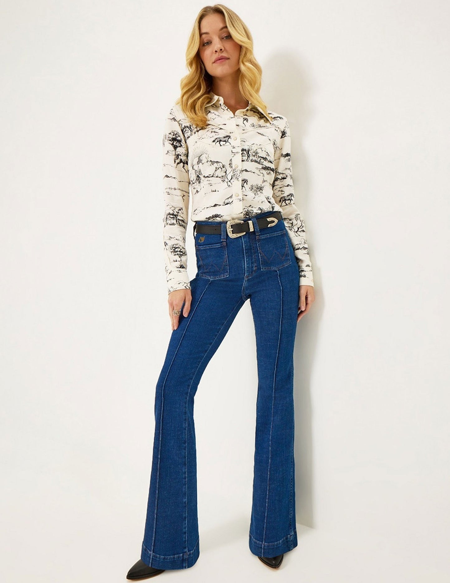 Wrangler® X Lainey Wilson Pin Tintuck Flare Jean