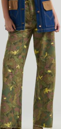 Lainey Wilson x Wrangler Barrel Jungle Floral Camo Pants